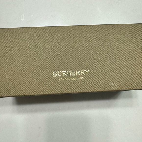 BNIB Burberry Eyeglasses - Picture 6 of 14